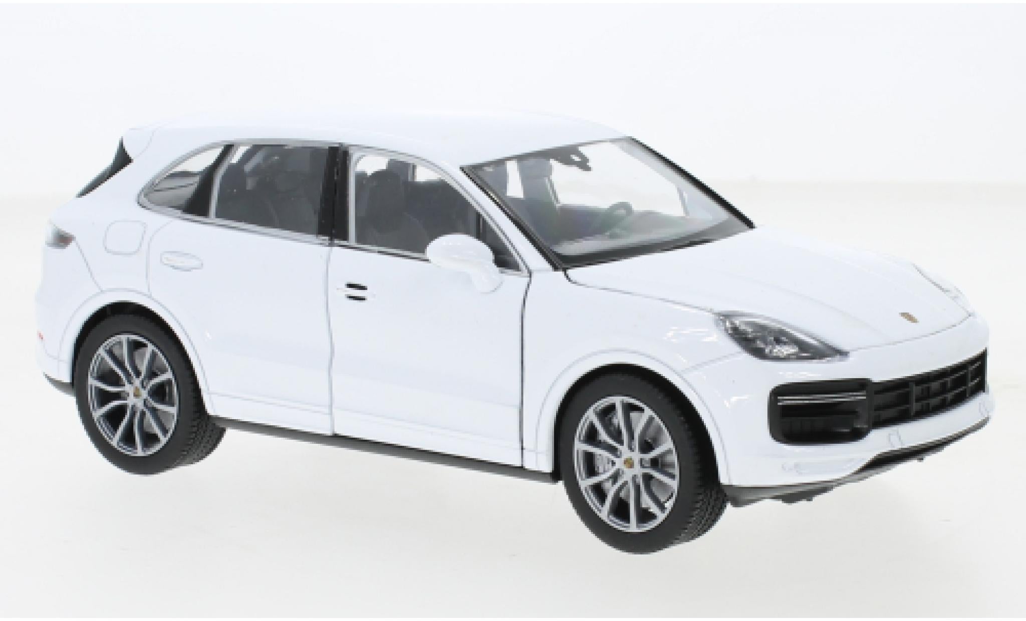 1102317 PORCHE CAYEN CAR
